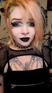 and it's adorable when they realize they have a lot in common with got...