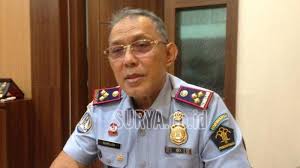 Kantor Imigrasi Ajak Pekerja Asing Tertib Imigrasi Barlian Mereka Harus Miliki Visa Kerja Surya