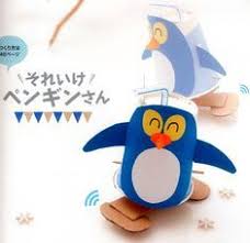 2足歩行でパタパタと走る それいけペンギン すたこらラプターと同じ仕組み 幼稚園の工作 工作 子供 花火 工作