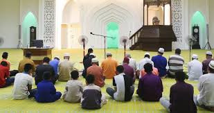 Difahamkan mangsa, muhammad awang, 74, dalam perjalanan pulang ke rumah selepas selesai menunaikan solat isyak dan solat hajat di surau kampung itu pada 9 malam tadi. Manfaatkan Waktu Selepas Solat Isyak