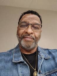 It's my birthday 🎂🥳🎉 headed to cigar lounge! Old fashion and a nice  cigar.