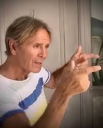 And starting tonight's show off with a bit of Cliff Richard, what could be  better. Me, Phillip Pinson and Isaac are ready for 1 hour and 33 minutes of  of music and