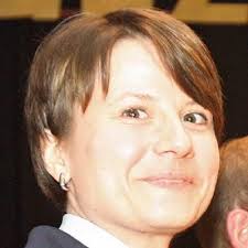 Frau an der Feuerwehr-Spitze