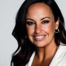 Alba Nieves Email & Phone Number