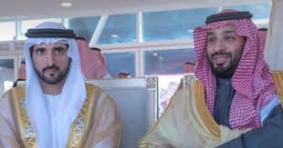 وولد عام 1955 في مسقط عاصمة عمان، وهو من الأعضاء البارزين في العائلة الحاكمة. Ø­Ù…Ø¯Ø§Ù† Ø¨Ù† Ø±Ø§Ø´Ø¯ ÙŠÙ…Ø¯Ø­ ÙˆÙ„Ù‰ Ø¹Ù‡Ø¯ Ø§Ù„Ø³Ø¹ÙˆØ¯ÙŠØ© ÙÙ‰ ØµÙˆØ±Ø© Ø¬Ù…Ø¹ØªÙ‡Ù…Ø§ Ø§Ø¹Ø±Ù Ø§Ù„ØªÙØ§ØµÙŠÙ„ Ø§Ù„ÙŠÙˆÙ… Ø§Ù„Ø³Ø§Ø¨Ø¹