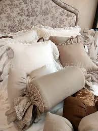 Ma se amate atmosfere più morigerate, allora la faccenda cambia: Cuscino Rotondo Blanc Mariclo Con Pizzo Shabby Chic Colore Panna Eur 60 48 Picclick It