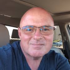 Who can recommend a decently priced dog walker in Manhattan?