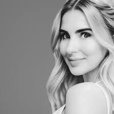 Lori Rieder's Instagram, Twitter & Facebook