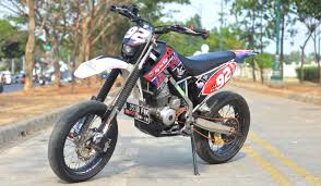 Modifikasi motor klasik modifikasi motor 10 via modifikasimotor10.blogspot.com. Modifikasi Motor Dtracker Supermoto Radea