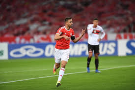 Thiago galhardo melhores momentos 2012. Em Grande Fase Thiago Galhardo E Eleito O Jogador Do Mes De Agosto No Brasileirao Lance
