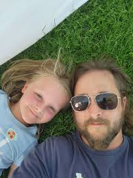 Caleb Davison's Instagram, Twitter & Facebook