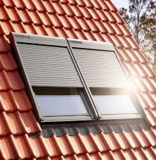 Velux markise mit haltekrallen zum einhängen von außen, für fenster der aktuellen baureihe. Velux Solar Rollladen Ssl 0000s Dachmax Dachfenster Shop Velux Fakro Roto Kunststoff Holz Weiss Lackiert Ggu Ggl Gpu Gpl Gdl Cabrio