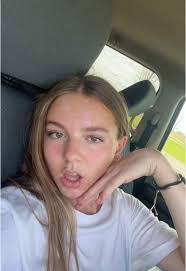 Elyse Glenn's Instagram, Twitter & Facebook