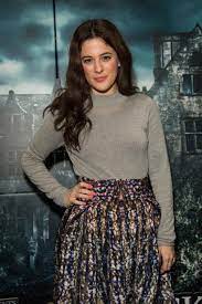 Phoebe fox (born 16 april 1987) is an english actress. Pictures Photos Of Phoebe Fox Fox Actress The Woman In Black Phoebe