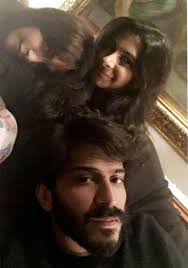 Well, harshvardhan is such a doting brother! Harshvardhan Kapoor Instagram Pics Harshvardhan Kapoor Insta Picture Harshvardhan Kapoor Latest Instagram Pic Harshvardhan Kapoor With Sonam And Rhea