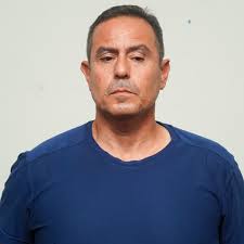 El Salvador: Extraditan a El Salvador a un peruano que intentó asesinar a  su exesposa salvadoreña