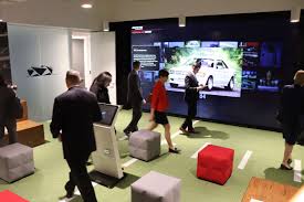 Filling nine floors and a surface area of 16,500 square metres, visitors can admire 160 vehicles and a total of more than 1500 exhibits. Mercedes Benz Reveals Plans For Atlanta Innovation Hub While Unveiling New Headquarters Global Atlanta