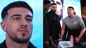 Tributes pour in as Tommy Fury's former opponent Genadij Krajevskij dies  aged 37