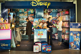 Disney store delights kids of all ages through interactive presentation and unique experiences, bringing disney's most important characters and stories to life. Disney Opens Temporary Store At Schiphol Airport The Moodie Davitt Report The Moodie Davitt Report