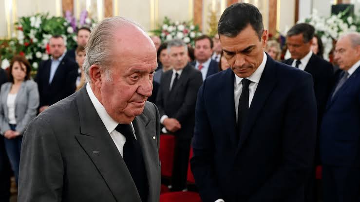 Juan Carlos I transmite a su entorno su enfado por cómo se está gestionando  la crisis