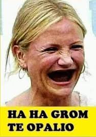 DEDA MARAZ NA VAŠOJ ADRESI 🎄🎁☃️ Obradujte vaše dijete pozovite Deda Mraza  broj telefona 067