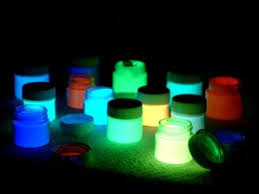 For best results, common to all glow in the dark paints, it is best to apply the aurora bright green paste thickly onto its surface and the colour radiates even more when brushed onto white backgrounds. Outdoor Glow In The Dark Paint Hmdcrtn