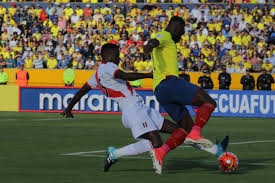 ¿por qué ecuador es favorito sobre perú? Archivo Ecuador Vs Peru Rusia 2018 36912283501 Jpg Wikipedia La Enciclopedia Libre