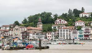 You can toggle between the coach and train tabs on the next screen. St Jean De Luz Charmanter Fischerort Im Herzen Des Baskenlandes Delicious Travel Blog