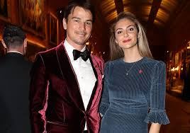 Ci sono molte voci in giro che dicono che i due sono fidanzati, altre che dicono che non lo sono mai stati, altri che sono stati fidanzati in passato. Tamsin Egerton Bio Family Career Husband Net Worth Measurements