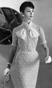 Mode die mode wurde durch stoffe mit hohem kunstfaseranteil bestimmt. 1950 S Pencil Wiggle Dress Knitting Pattern 50er Jahre Mode Damen 50er Jahre Mode 50er Kleidung