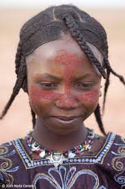 Bague De Mariage A Young Tuareg Girl Adorned For The Celebration Of The End Of Ramadan Azawak N Idees De Coupe De Cheveux Couleur De Peau Visage Du Monde