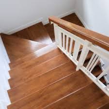 Treppenstufen für innen und außen werden wenn möglich aus einem stück gefertigt, so das wenige fugen sind immer die schwachstelle bei einen treppenbelag für außen, das zeigt sich besonders bei. Die Betontreppe Verkleiden Treppenbelage Im Uberblick