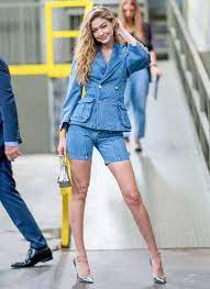 Gigi hadid height 5 ft 10 in or 178 cm and weight 58 kg or 128 pounds. Gigi Hadid Biography Height Life Story Super Stars Bio