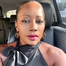 I had the pleasure of meeting Lynn Whitfield, and I was taken aback by her  beauty. Lynn Whitfield ❤️