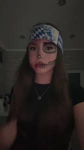 How to Do Robin Half Dead Half Alive Mapeup