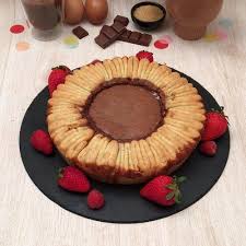 Recette Couronne Accordeon Fondant Chocolat Sur Chefclub Original Recette En 2020 Recette Fondant Au Chocolat Gateaux Et Desserts Dessert