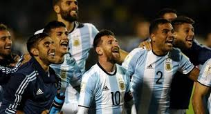 تسبب شعار جديد على قميص منتخب أوكرانيا وكشفت أوكرانيا عن قميص منتخبها لكرة القدم المشارك في بطولة أمم أوروبا 2020 والمزمع انطلاقها في 11 يونيو/حزيران الجاري. B4n6a X9crzykm