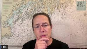 LIVE Chat with Amanda Abel