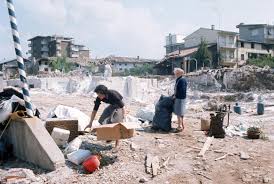 Notizie sui terremoti in tempo reale, magnitudo dell'ultimo terremoto, epicentro del sisma, monitoraggio h24 con dati ingv, centro nazionale terremoti e usgs, centro internazionale. I Peggiori Terremoti In Italia Dal 1976 A Oggi Internazionale