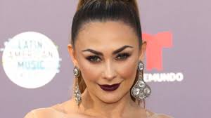 Danna le dijo a aracely que lucrecia montesinos de 'élite' tenía mucho del carácter de su personaje en 'la doña'. He Doesn T Want To Stop Aracely Arambula Appears Like This In La Dona And Everyone Goes Crazy Archyde