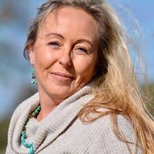 Melanie Derks Email & Phone Number