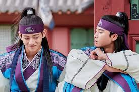 Kim taehyung and park seo joon funny moments on (hwarang) i like you. Bts S V Shows Love For Park Seo Joon With Humorous But Thoughtful Gift Soompi