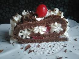 Foret Noire De Christophe Michalak Version Buche Roulee Foret Noire Alimentation Cuisine Et Boissons