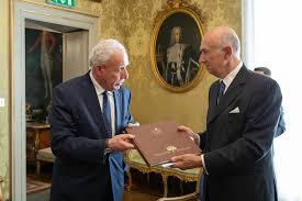 Ces contacts peuvent avoir lieu de pays à pays ou bien dans le sein d'organismes intergouvernementaux ou supranationaux. Le Ministre Des Affaires Etrangeres Palestinien En Visite A L Ordre De Malte La Veille Des Violents Affrontements Avec Israel Order Of Malta