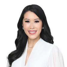 Amber Devlin's Instagram, Twitter & Facebook