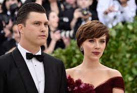 Scarlett Johansson Unveils Massive Engagement Ring From Colin Jost Scarlett Johansson Scarlett Cutest Couple Ever