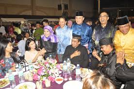 Kali ini menampilkan sedikit kelainan iaitu bukan saja. Galeri Foto Album Majlis Rumah Terbuka Aidilfitri Bersama Menteri Kkmm Di Finas Pada 20 07 2016 Image Majlis Rumah Terbuka Aidilfitri Bersama Menteri Kkmm Di Finas Pada 20 07 2016
