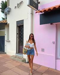 G A B R I E L L E Gabriellecaunesil Fwtografies Kai Binteo Sto Instagram Crop Top And Shorts Fashion Summer Fashion