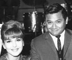 Armando manzanero canché (born in mérida, yucatán on 7 december 1935) is a mexican musician, singer, and composer of maya descent,1 widely considered the premier mexican romantic composer. Angelica Maria Armando Manzanero Angelica Maria Cine De Oro Mexicano Cantantes