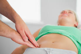 Voila un jour j'ai fais un foot avec des amis et en fesant un coup franc j'ai eu une petite douleur aux adducteur.depuis j'ai mal aux adducteurs chaque fois que je frappe le ballon! Douleur Dans L Aine Symptomes Causes Et Osteopathie Reflex Osteo